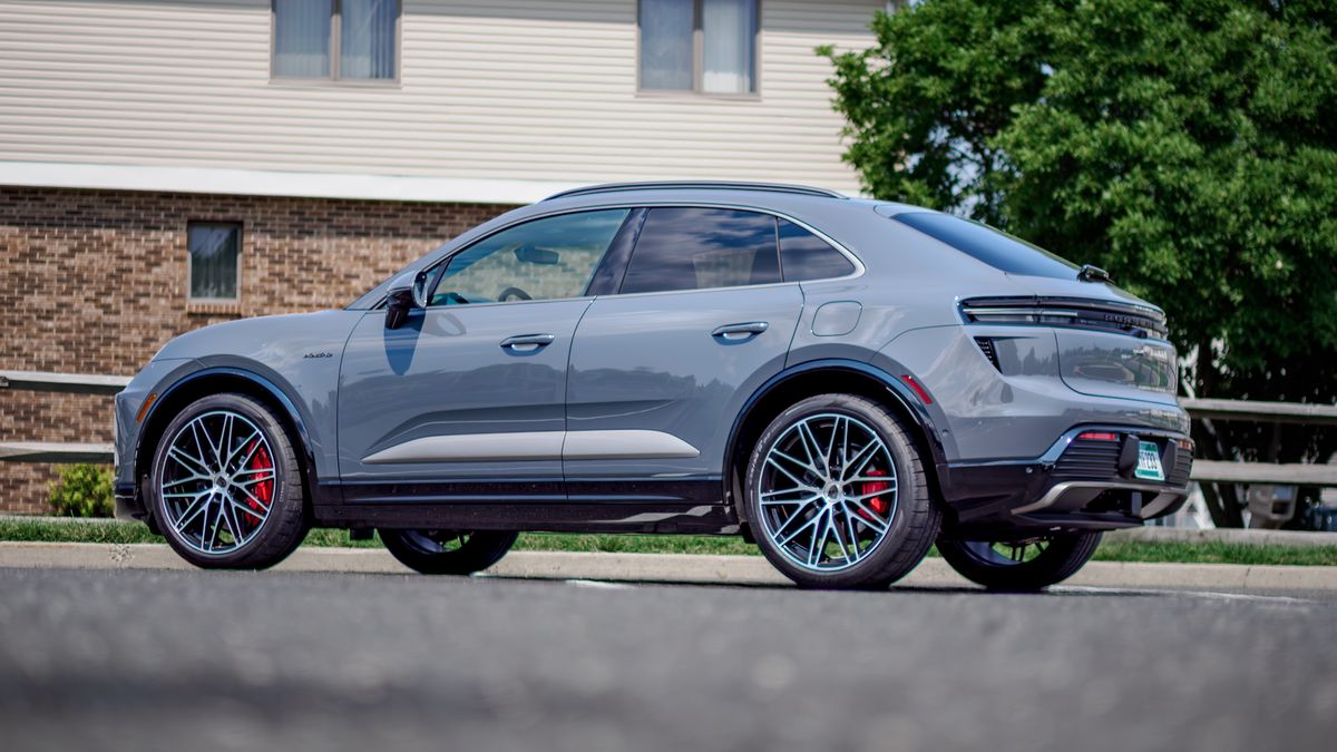2026 Porsche Macan review.