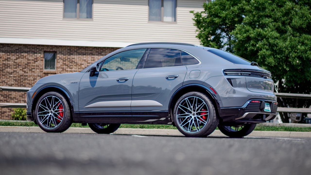 2026 Porsche Macan review.