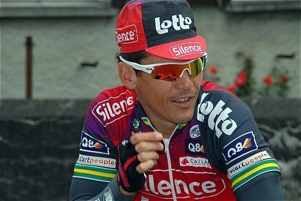 Robbie McEwen (Silence-Lotto) at the start.