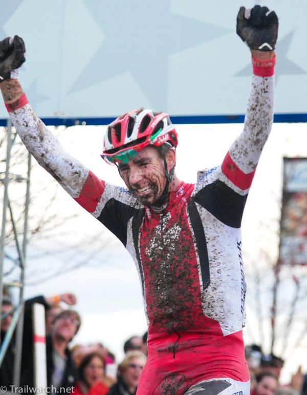 Todd Wells (Specialized) wins the elite men's cross championship for the third time in his career.