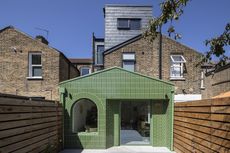Ceramic house Brockley, a home extension