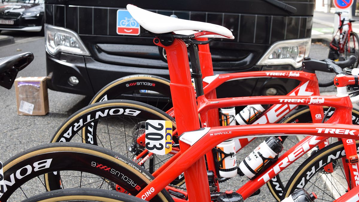 The new Madone Disc looks to retain the semi-integrated seat post design from the current Madone