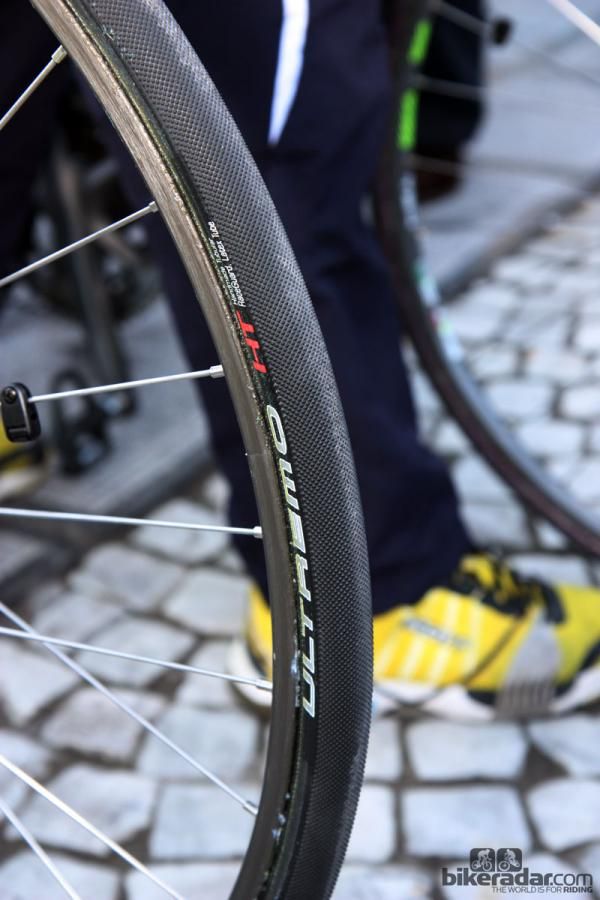 Schwalbe Ultremo HT tubular tires on the bikes of Farnese Vini-Selle Italia.
