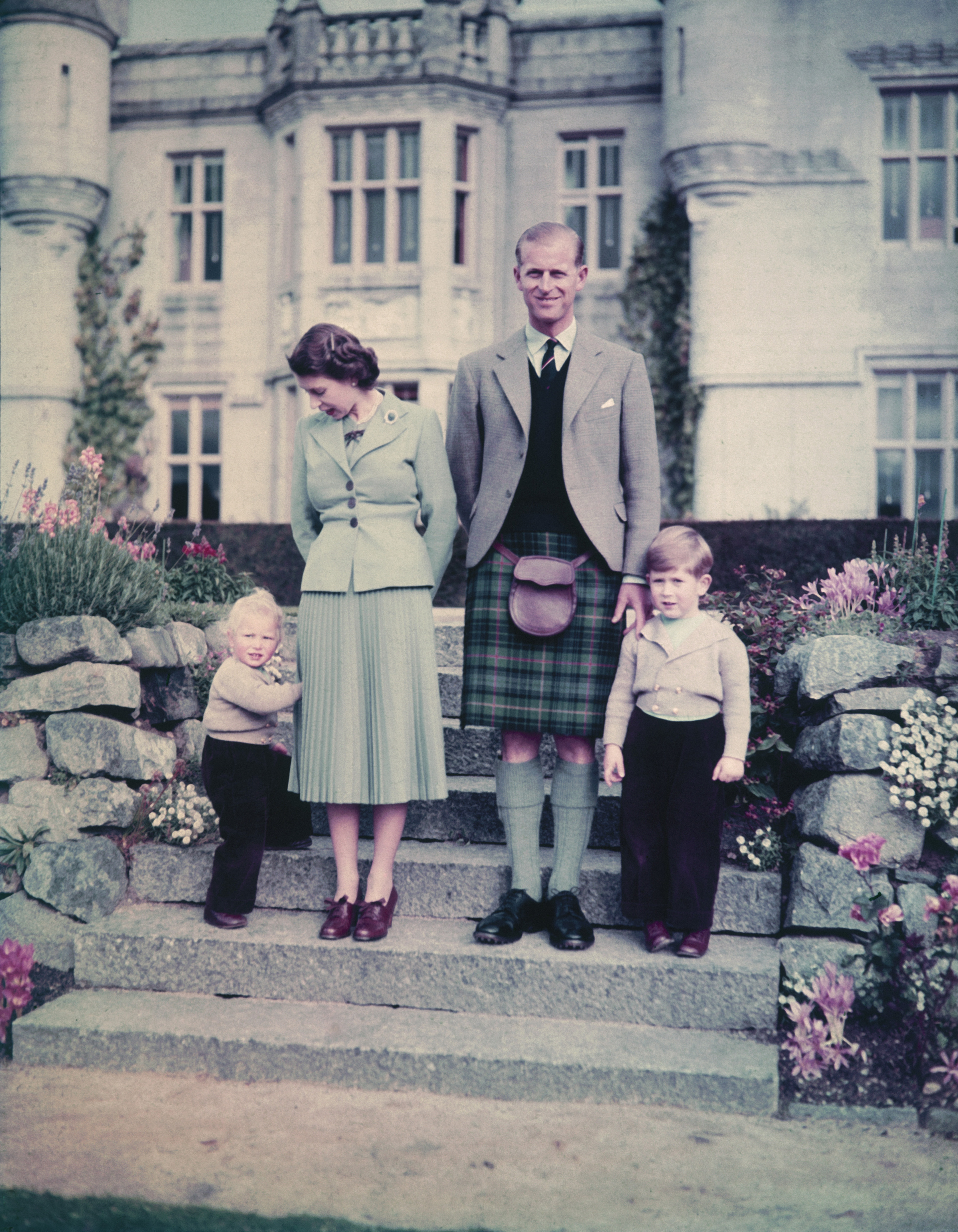matching - elizabeth, philip, and kids