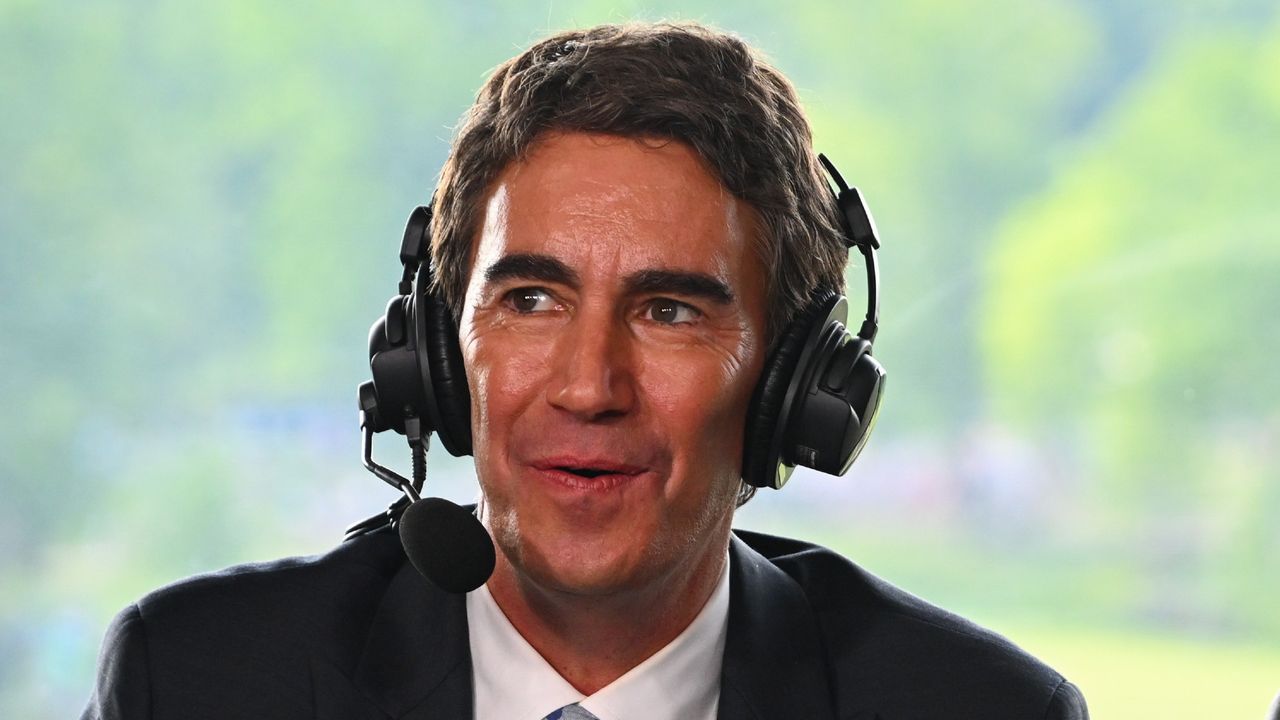 Terry Gannon broadcasting for the Golf Cnannel