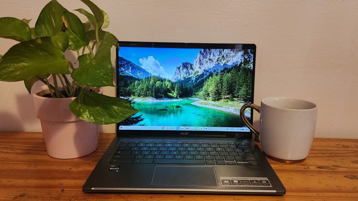 The best college laptops under 1,000, according to a laptop expert Laptop Mag