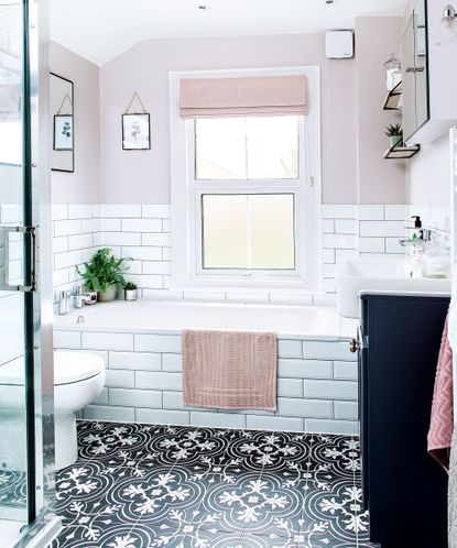 13 Small bathroom tile ideas to turn your bijou bathroom into something ...