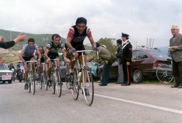 Gimondi, in blue, would go on to win the 1976 Giro