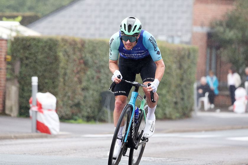 Sam Bennett racing in late 2025