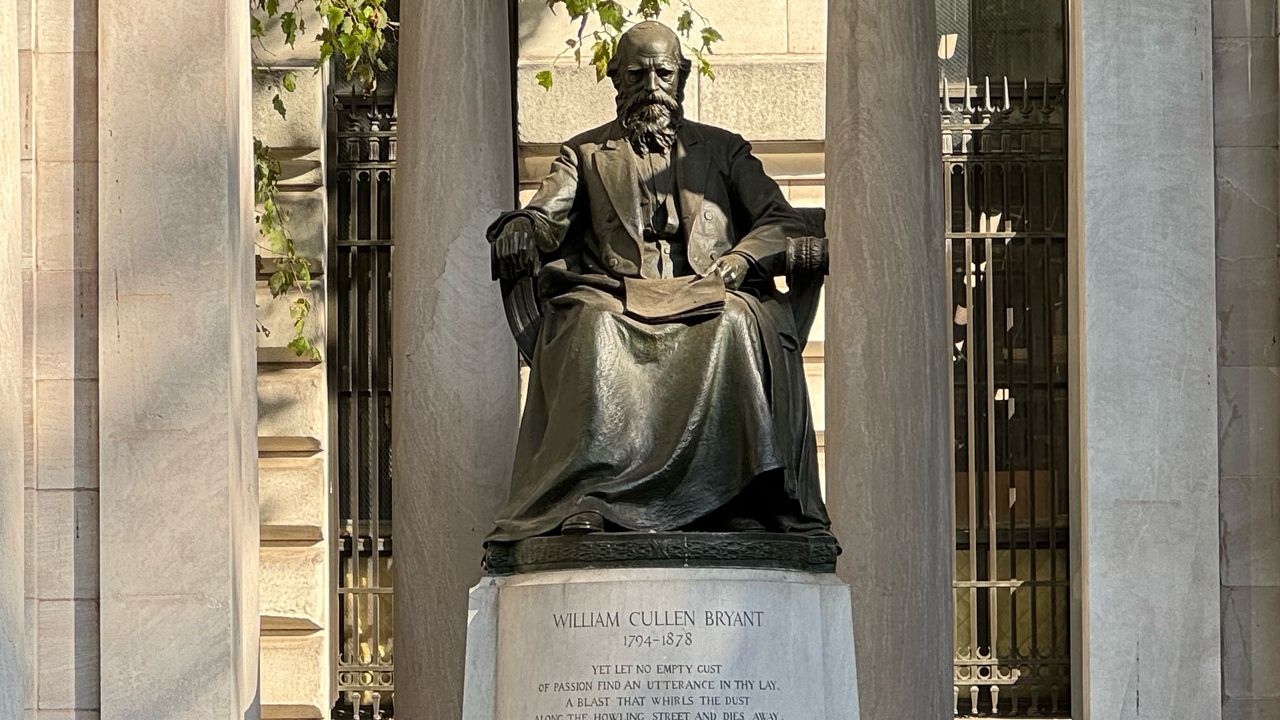 iPhone 15 Pro photo of statue