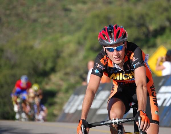 Michael Rasmussen (Miche Silver Cross) finished in ninth place, 19 seconds behind winner, Valls