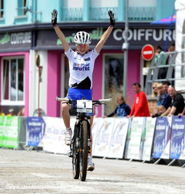 Yana Belomoyna wins the U23 women's cross country in La Bresse, France