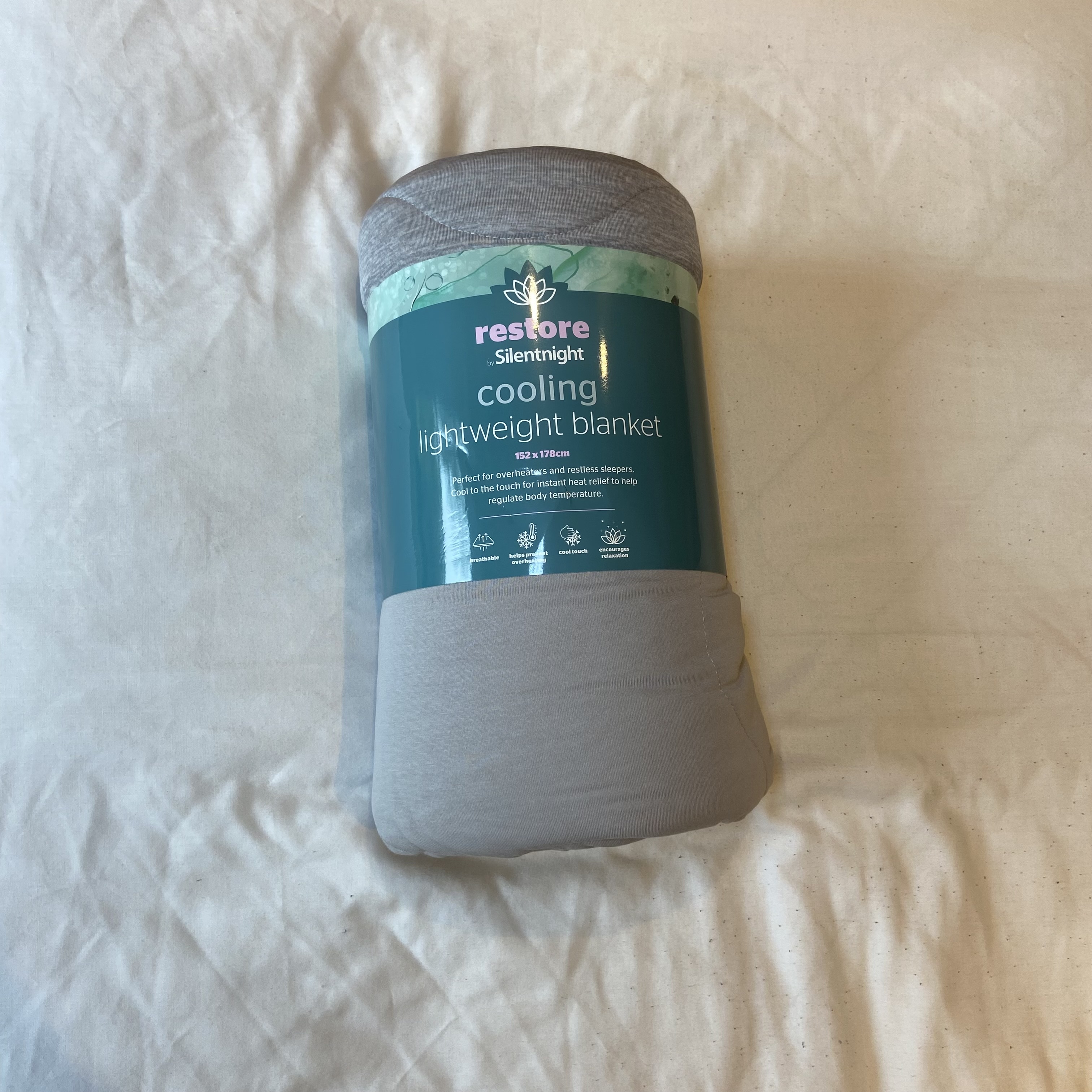 The Silentnight Restore Cooling Blanket on my bed
