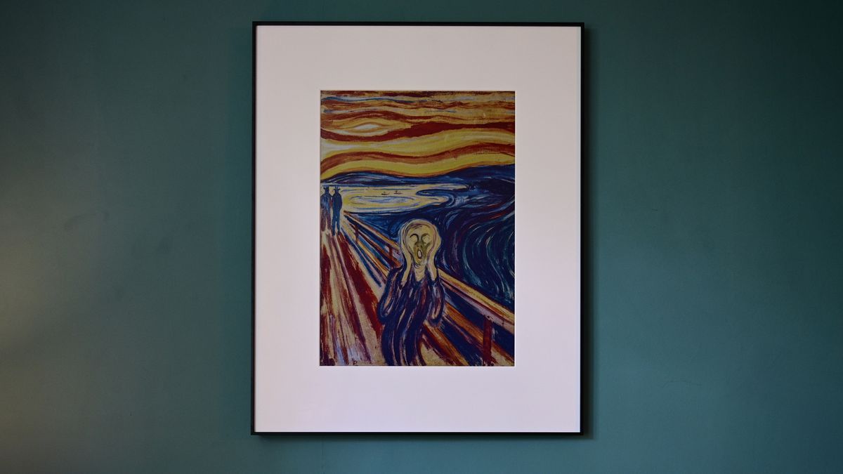 InkPoster Tela 28.5" frame showing painting