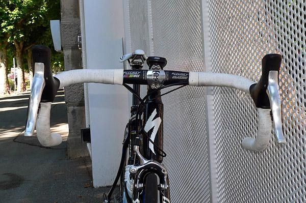 While the brake lever and hood shapes are similar