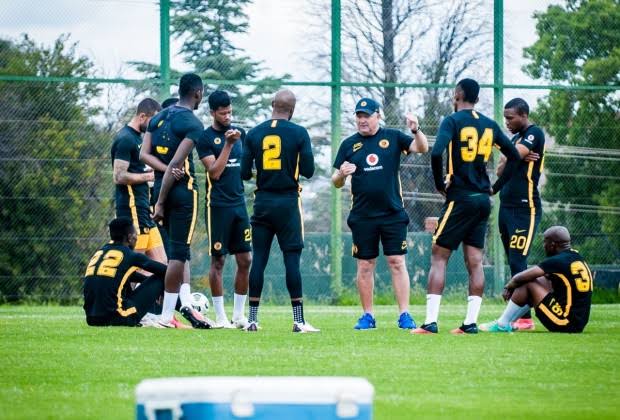 Gavin Hunt putting his Kaizer Chiefs side through their paces