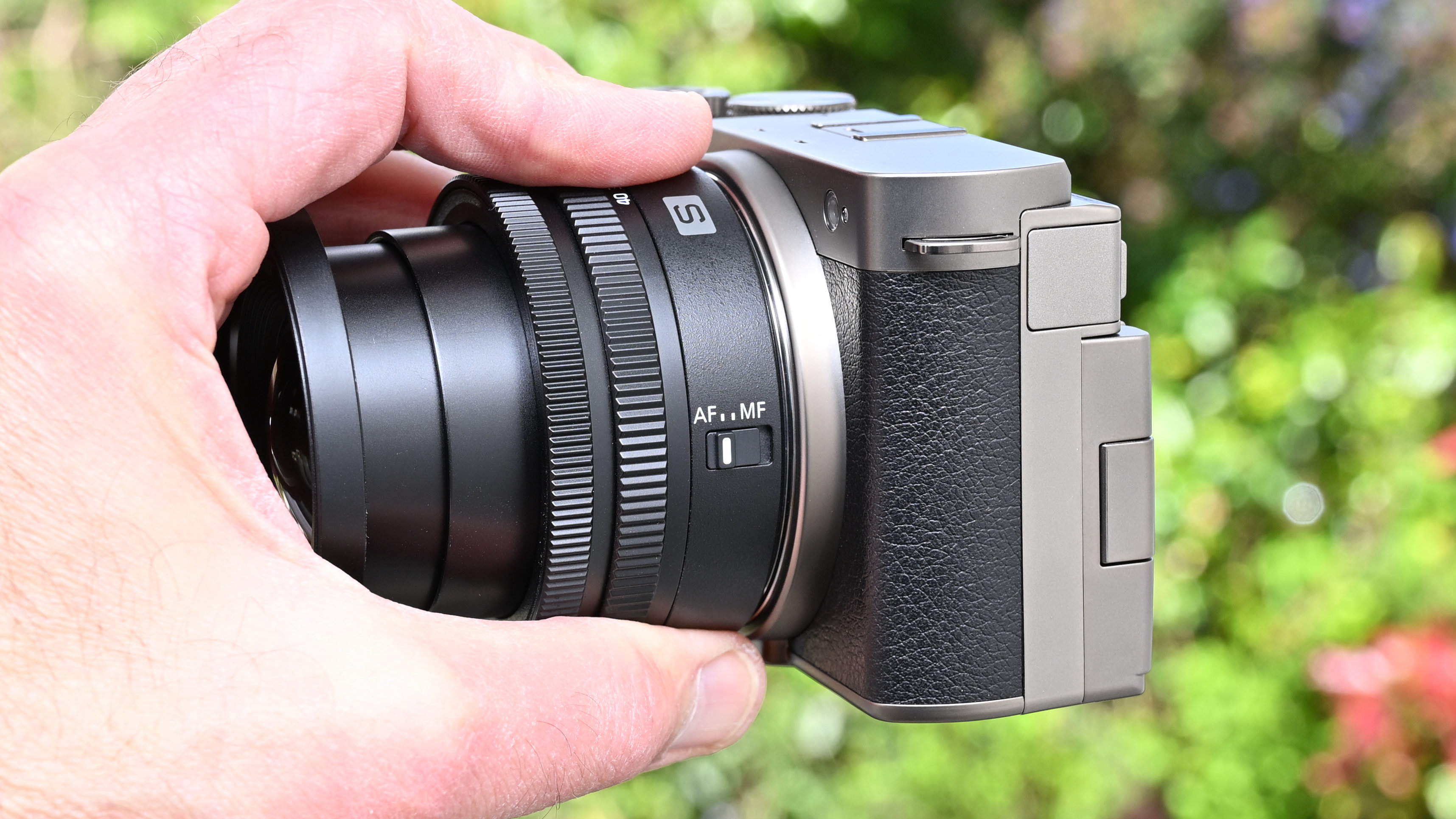 Panasonic Lumix S 18-40mm f/4.5-6.3 product image