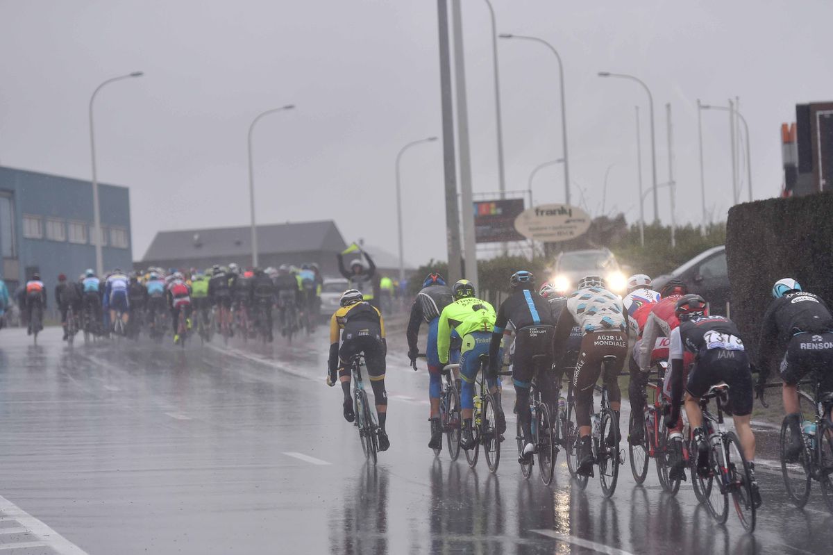 It was a wet beginning to the race