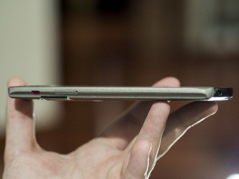 Vertu Constellation side