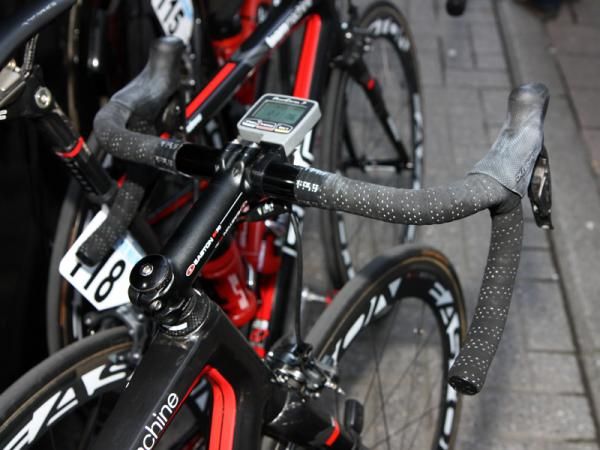George Hincapie (BMC) tackled Scheldeprijs with an Easton aluminum stem and bar wrapped with grippy fi'zi:k tape.