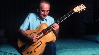 Les Paul playing the Log