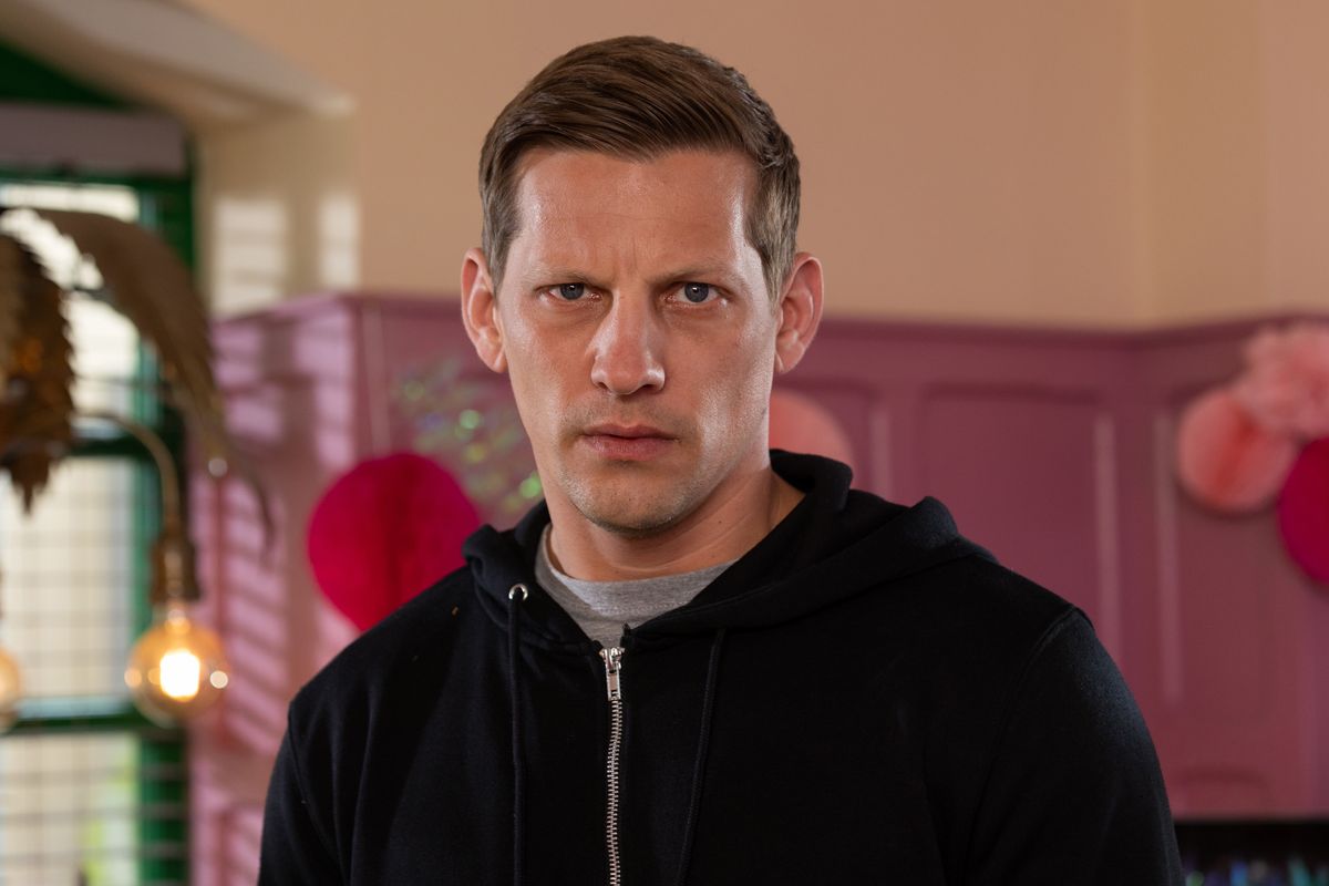 John Paul McQueen is suffering from terrifying flashbacks in Hollyoaks. 