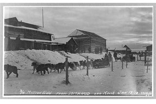 Dog sled in Alaska circa 1912