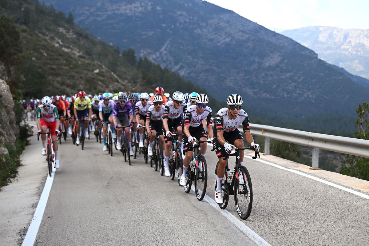 UAE Team Emirates-XRG led the peloton for their leaders McNulty and Almeida