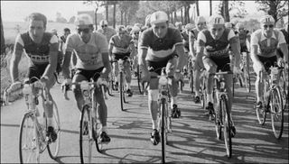 The peloton at the 1959 Tour de France, where Brian Robinson powered to victory in stage 20