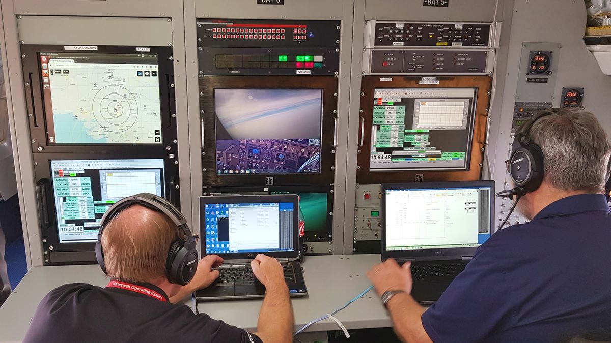 WiFi at 35,000 feet! Honeywell demos new inflight tech for flyers