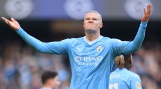 MANCHESTER, ENGLAND - NOVEMBER 25: Erling Haaland of Manchester City celebrates after scoring their 1st goal during the Premier League match between Manchester City and Liverpool FC at Etihad Stadium on November 25, 2023 in Manchester, England. (Photo by Simon Stacpoole/Offside/Offside via Getty Images)