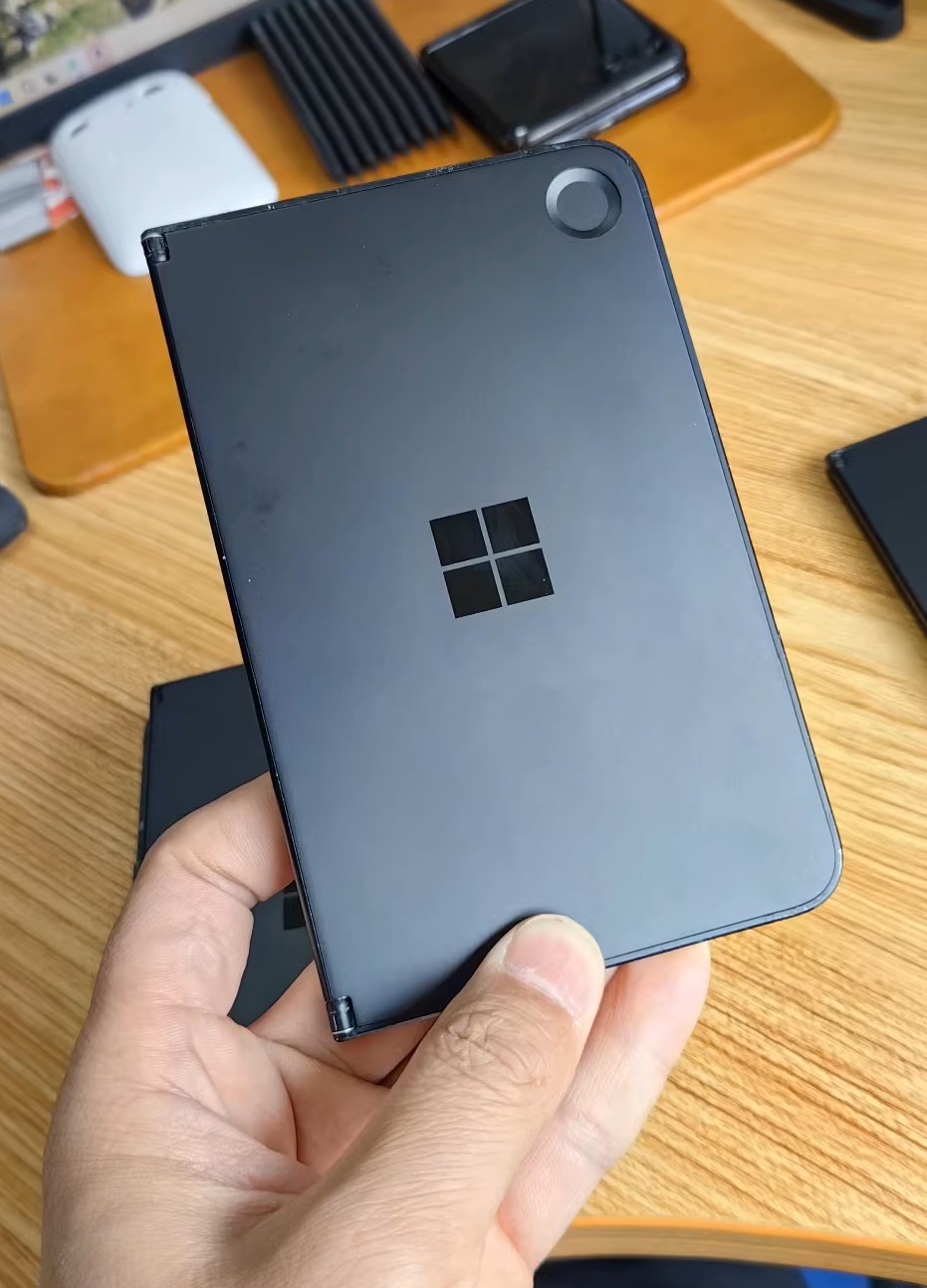 Prototype dual-screen smartphone by Microsoft