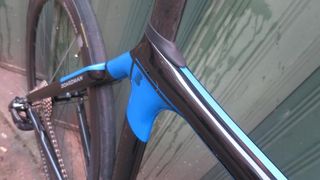 Even the seat clamp on the AIR gets an aero covering