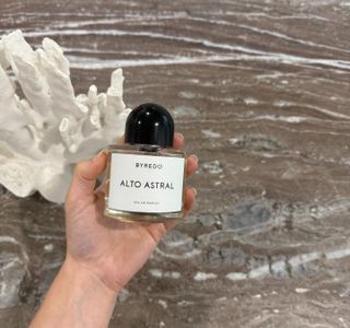 7GVWDxCzEZLv3bM3dyXeZR-320-80 يستعرض محرر التجميل Byrodo's Alto Astral Eau de Parfum