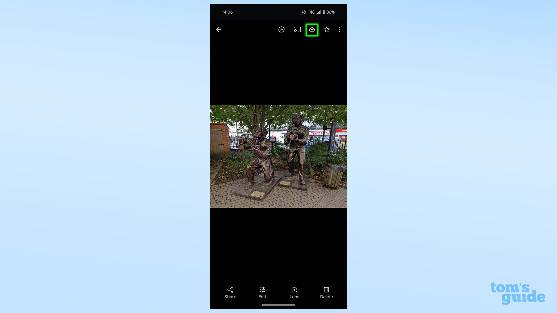 Снимки экрана: кнопка ручного резервного копирования в облако в Google Фото на Pixel 8 Pro