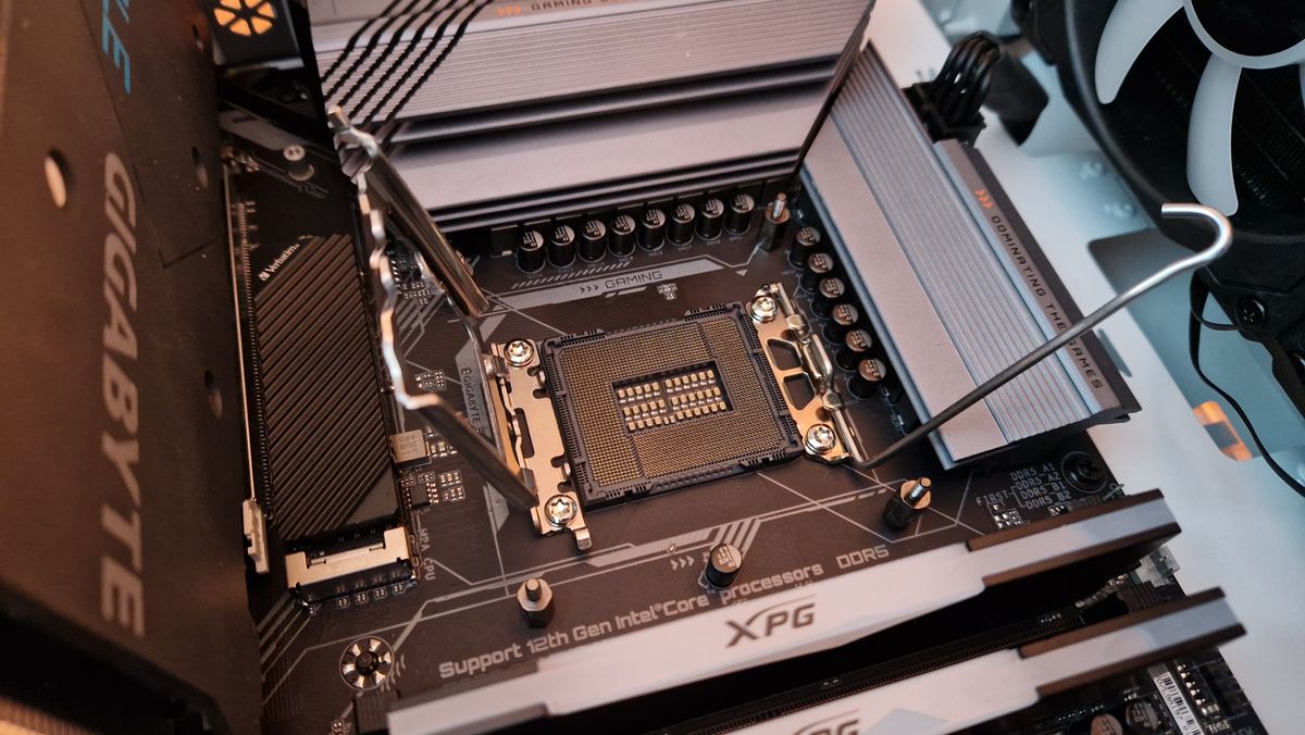 Intel Core i7-13700K's LGA1700 socket