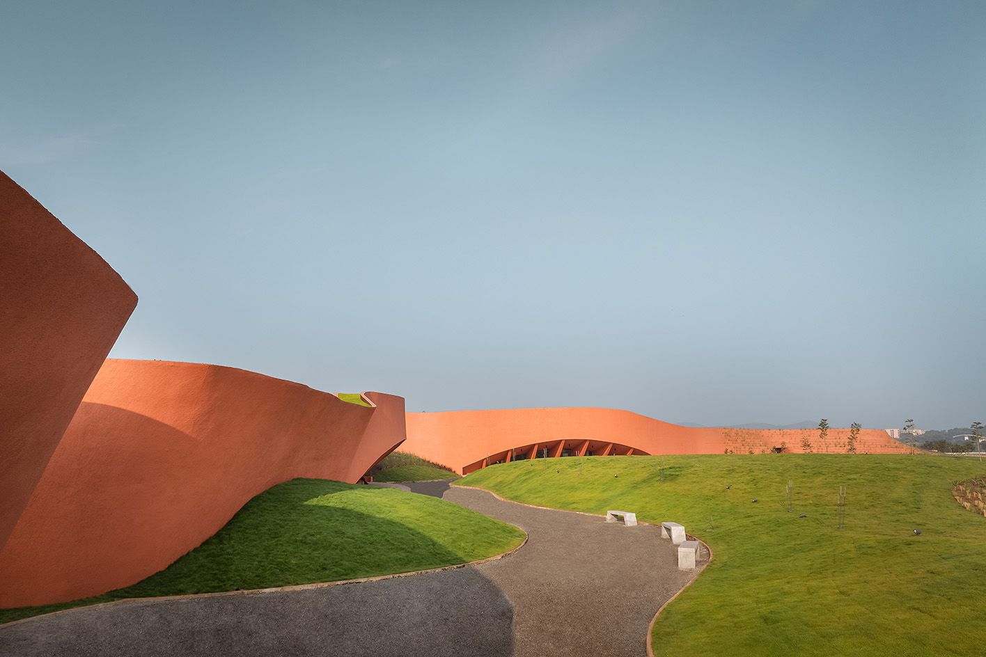 flowing exterior of Hampi Art Labs