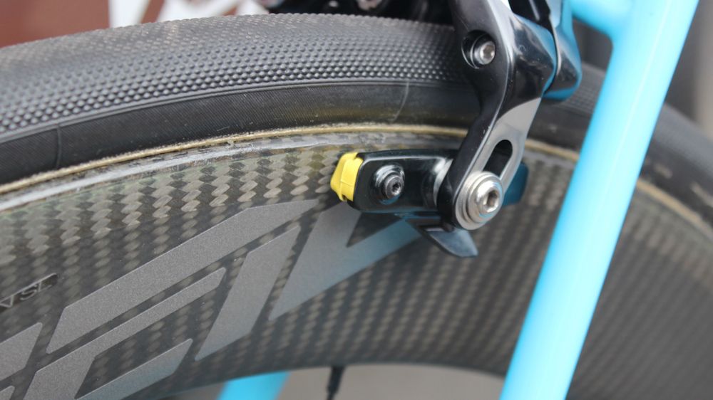 The yellow brake pads are carbon specific for the rim surface