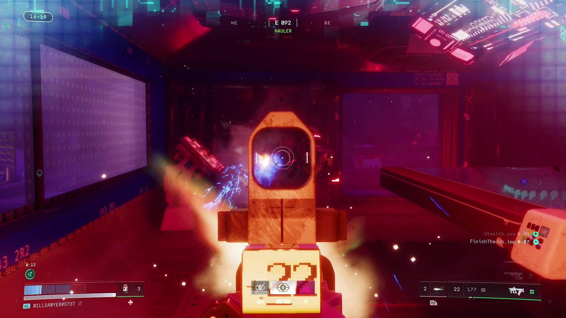 Marathon player shooting enemy runner in the back after using invisibility