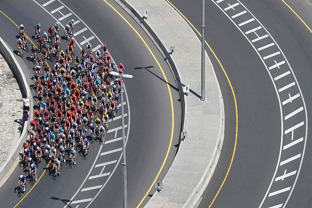 The peloton from above on stage 2