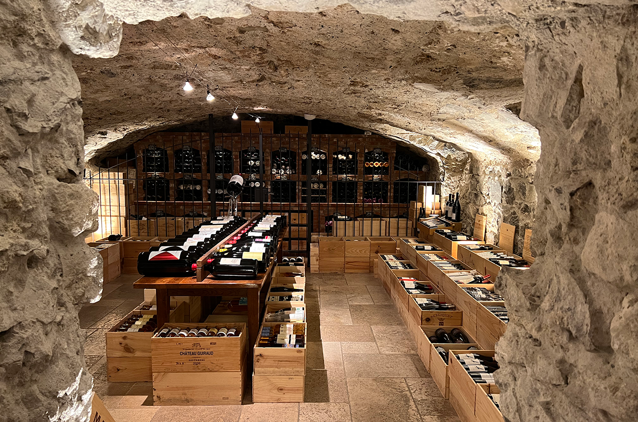 Le-Caveau-de-Bacchus