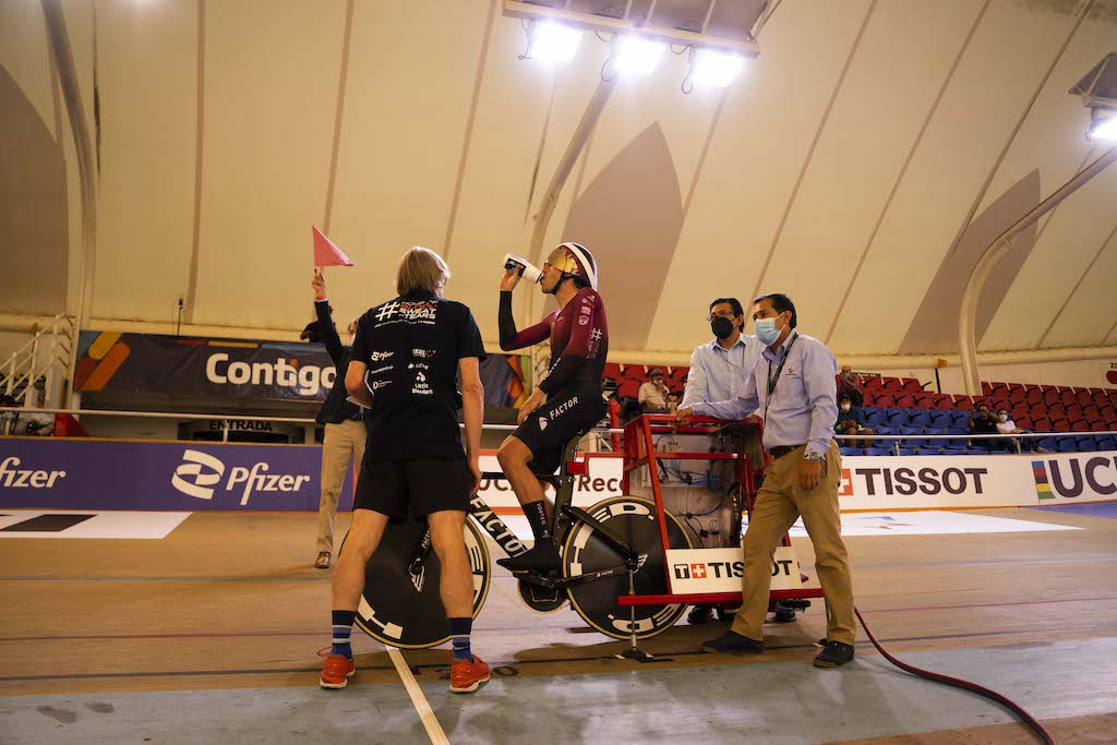 Alex Dowsett during his UCI Hour Record attempt on November 3, 2021 at the at Aguascalientes velodrome in Mexico