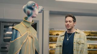 Pete Davidson and an alien in Hexclad Super Bowl ad