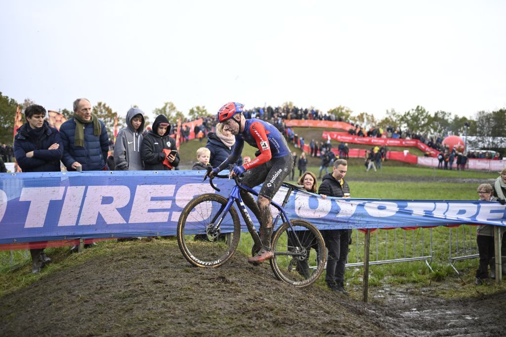 Pim Ronhaar (Baloise Trek Lions) puts a foot down on his way to first World Cup victory