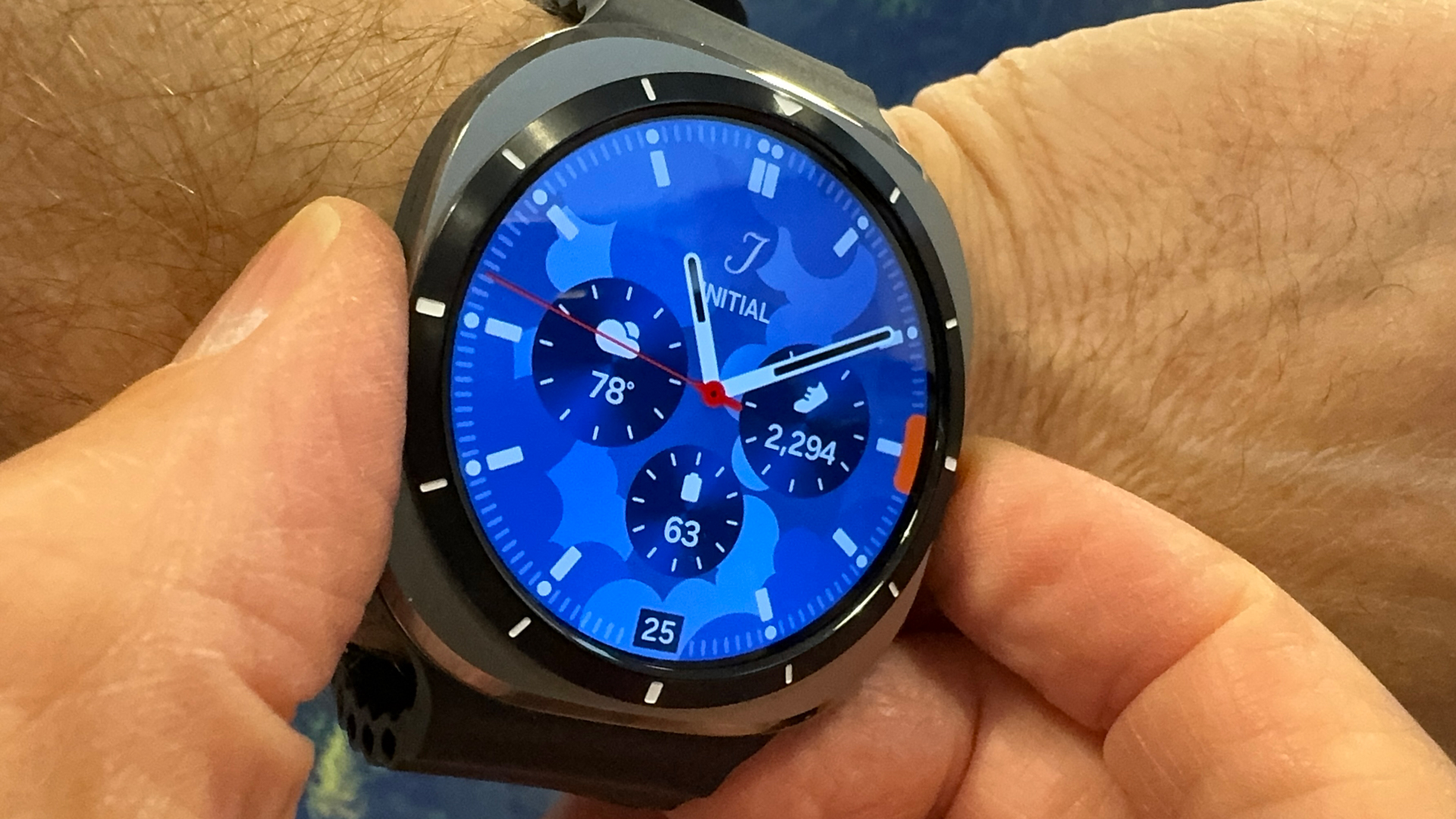 How big is the galaxy watch online