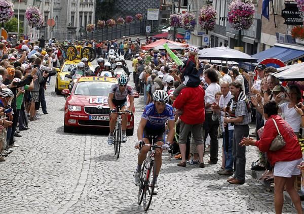 Sylvain Chavanel (Quick Step) leads breakaway companion J&uuml;rgen Roelandts (Omega Pharma - Lotto).