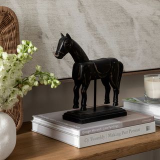 Equestrian pedestal object