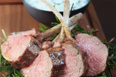 Marinated lamb chops with garlic and herb sauce