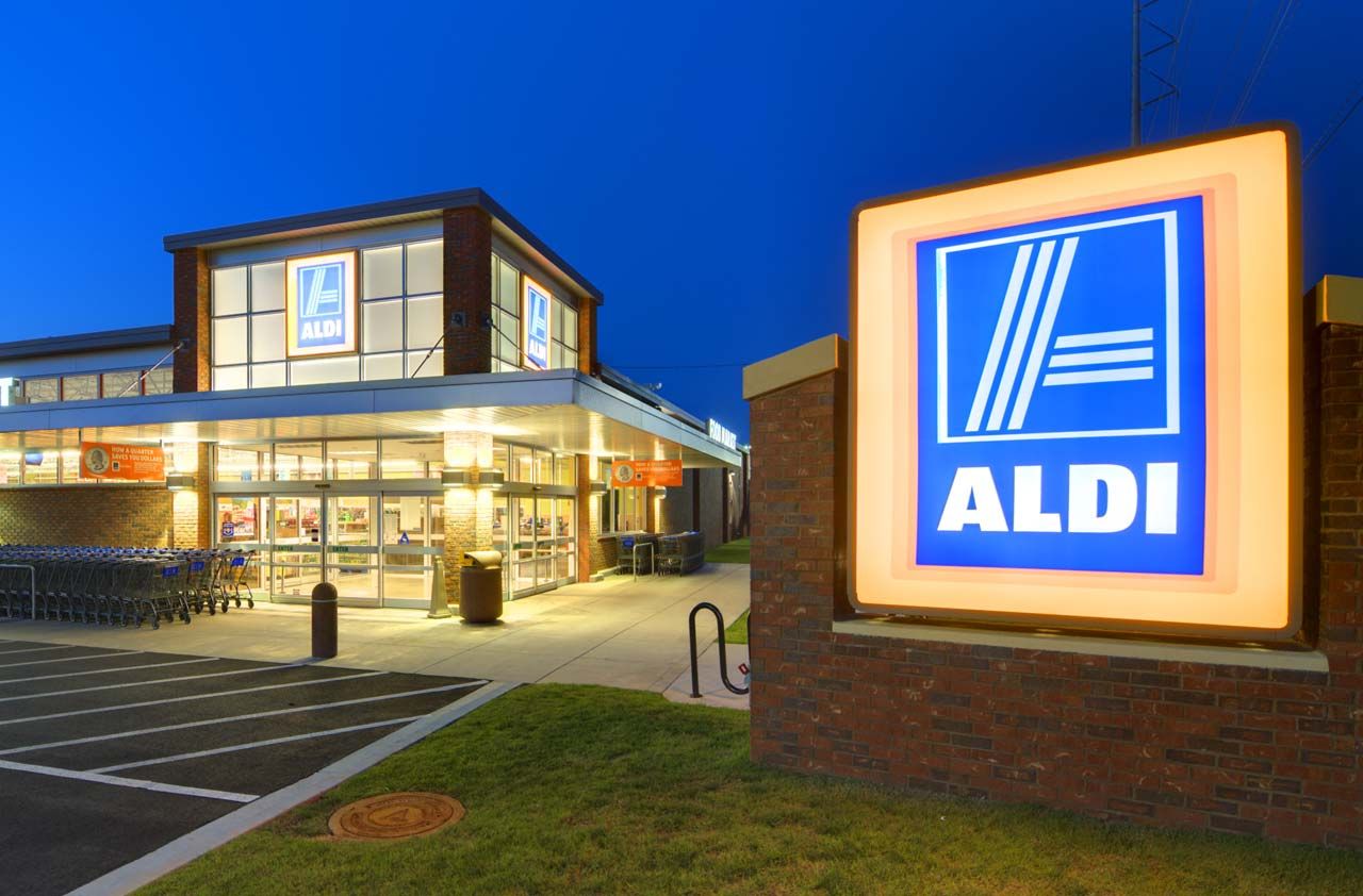 Exterior of an Aldi supermarket at night