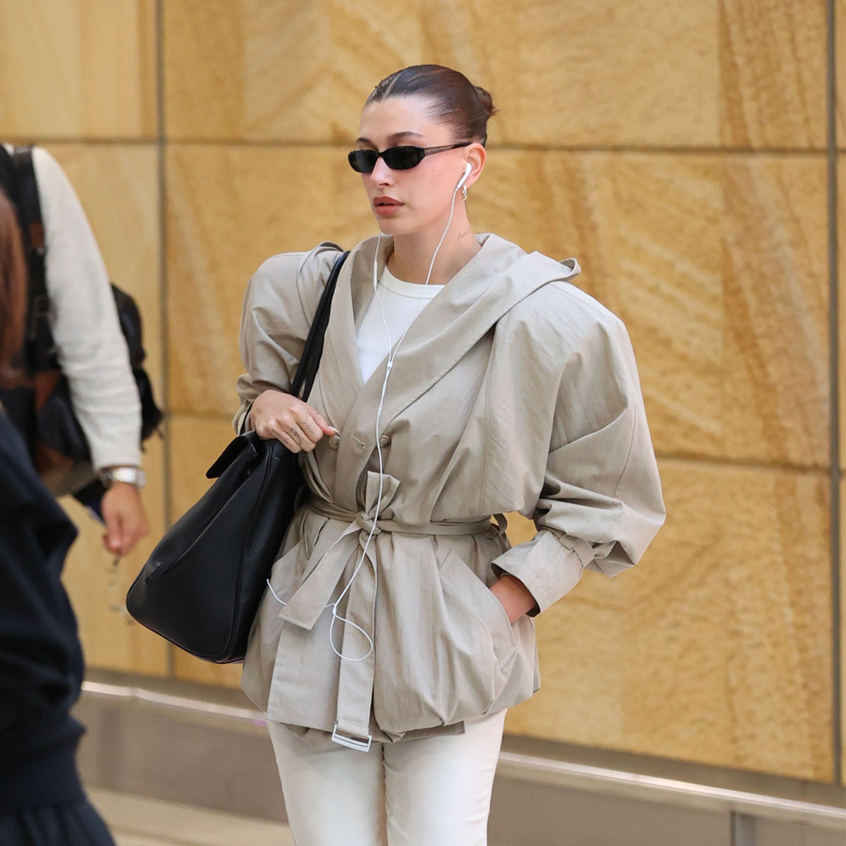 Hailey Bieber outfit